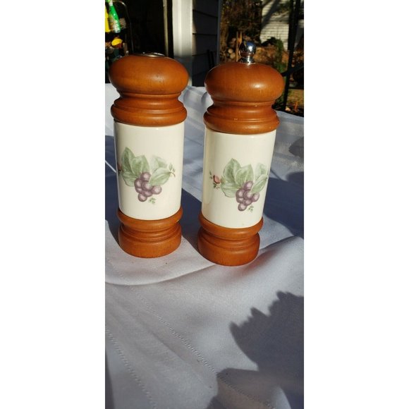 Mr Dudley 7" Wood & Ceramic Pepper Grinder Mill & Salt Shaker Set Grapes - Picture 3 of 9